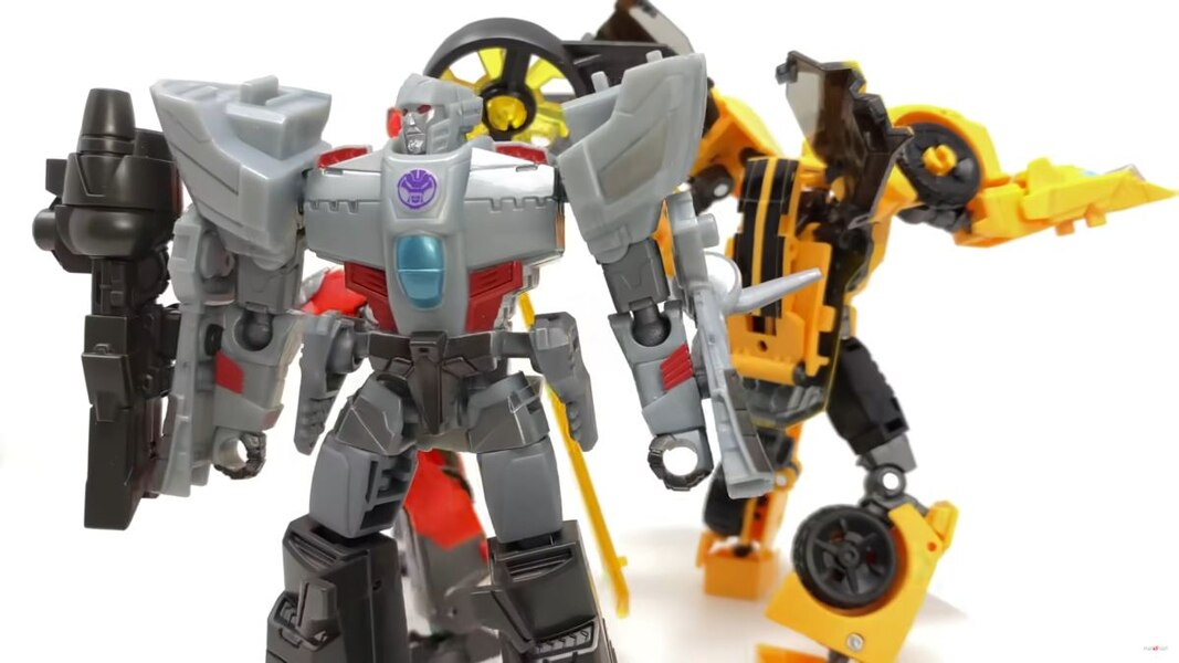 In Hand Image Of Transformers Earthspark Bumble Deluxe Class  (24 of 37)